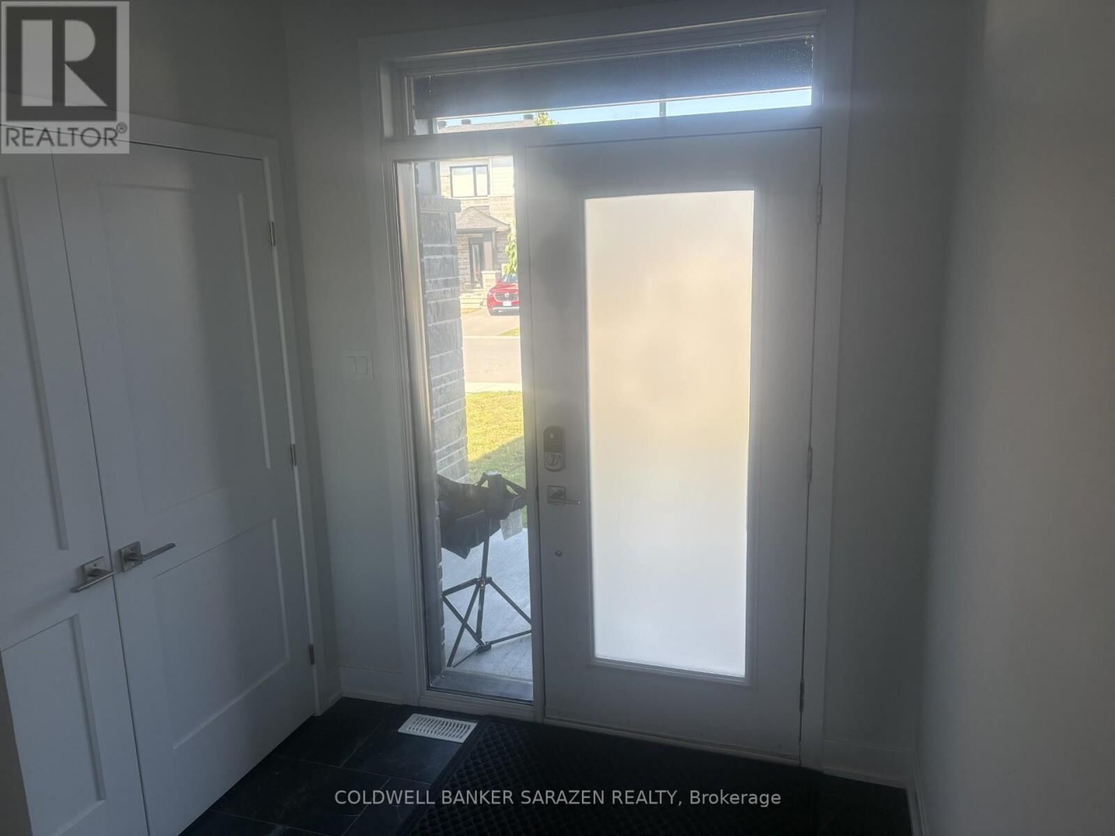 Property Photo:  136 Thomas Street South  ON K7S 0J4 