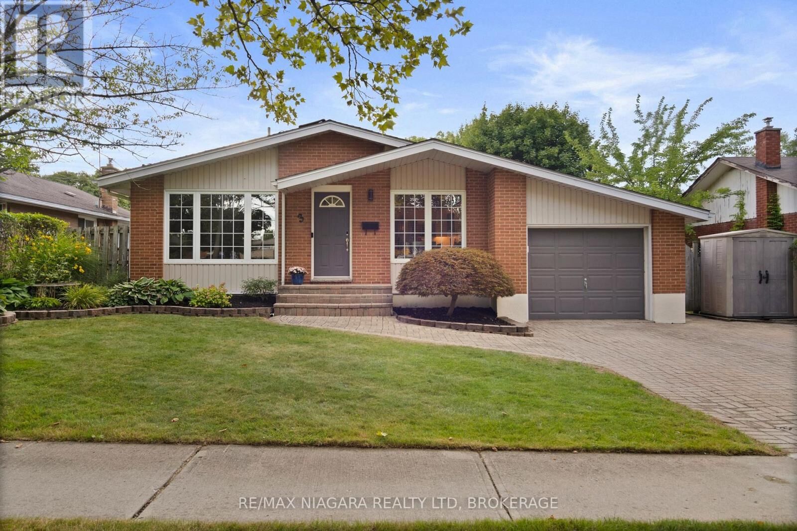 Property Photo: 3 Clearview Heights ON L2T 2W2