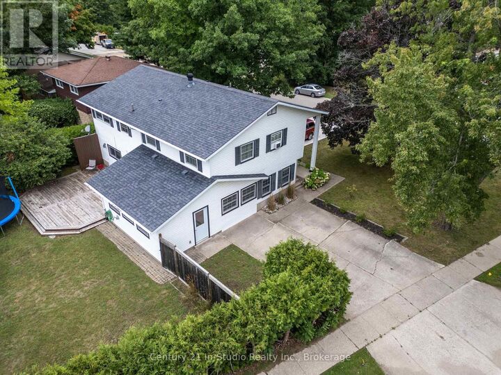 Property Photo: 696 Christopher Drive ON N0H 2C3