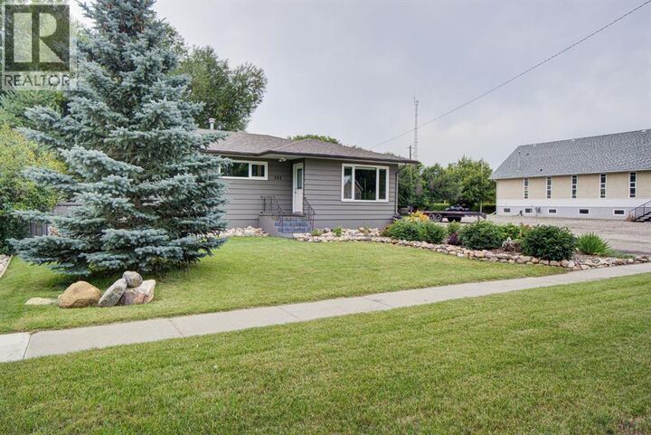 Property Photo: 351 49 Avenue West AB T0L 0T0