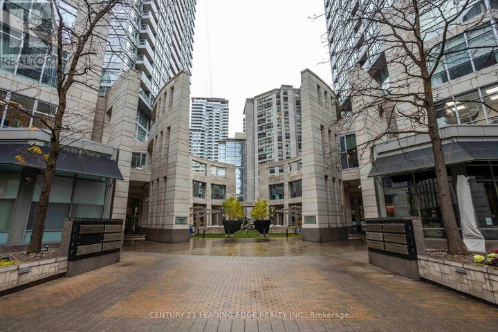 Property Photo: 2191 Yonge Street L5 ON M4S 3H8