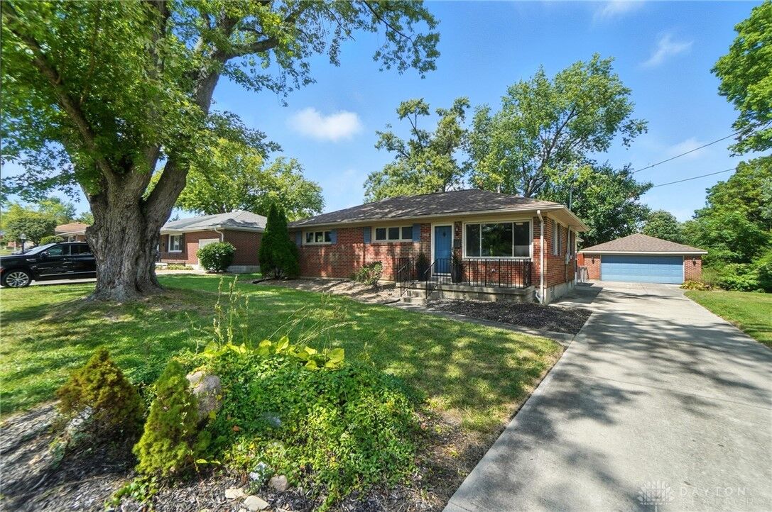 Property Photo:  1118 Robin Road  OH 45503 