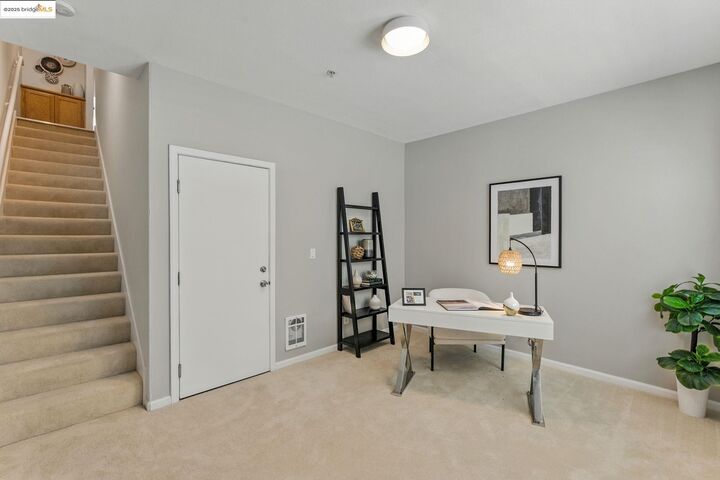 Property Photo:  456 Marina Way  CA 94801 