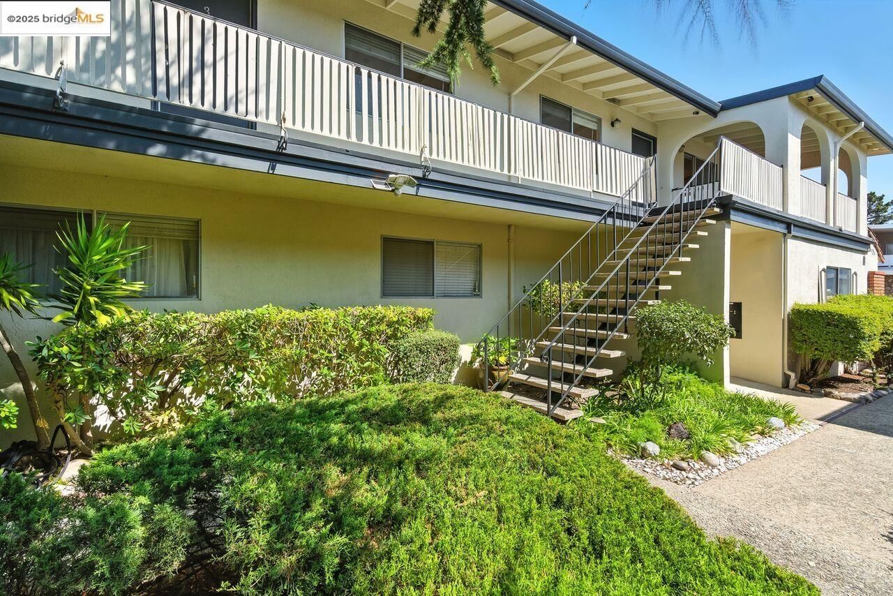 Property Photo:  4336 Rilea Way  CA 94605 