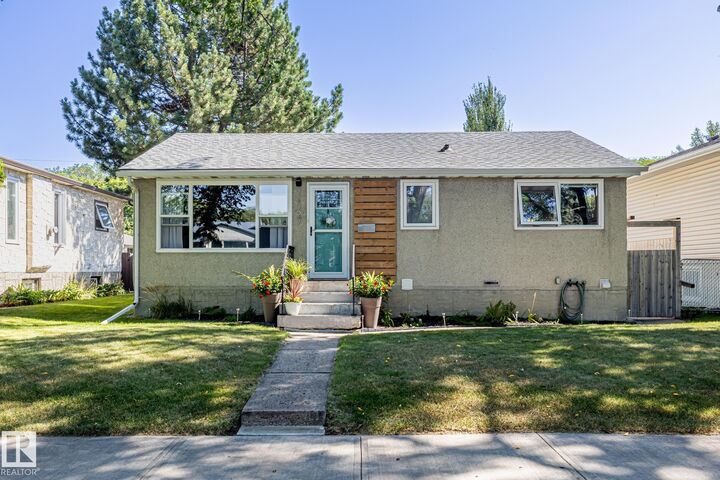 12127 61 Street NW  Edmonton AB T5W 4B4 photo