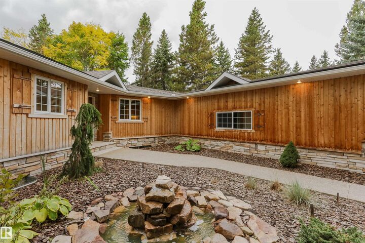 Property Photo:  50450 Rge Road 233 70  AB T4X 0L4 
