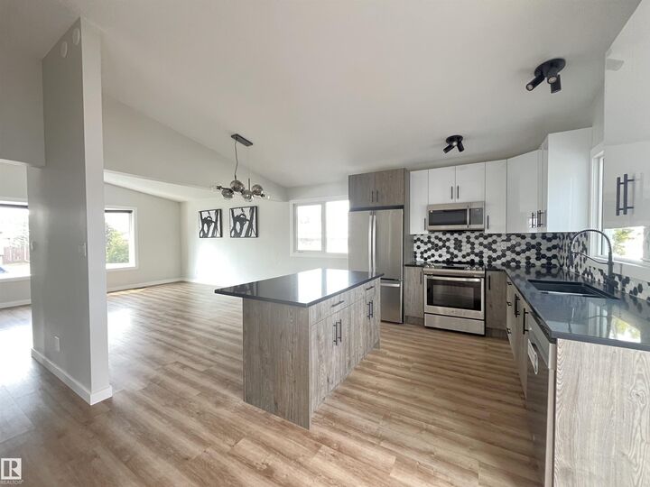 16307 112 Street NW  Edmonton AB T5X 2B2 photo