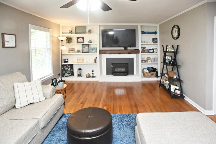 Property Photo: 711 Timber Court IN 46304