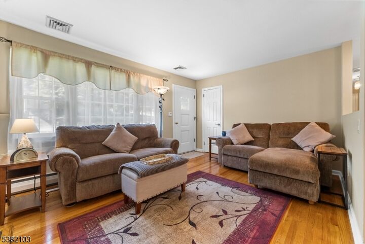 Property Photo: 53 Bearfort Ter NJ 07456