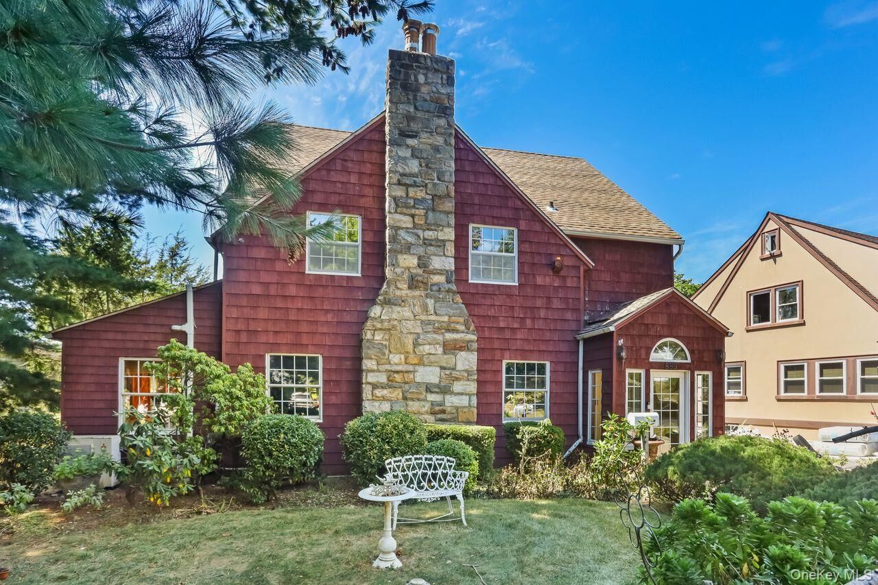 Property Photo:  889 James Street  NY 10803 
