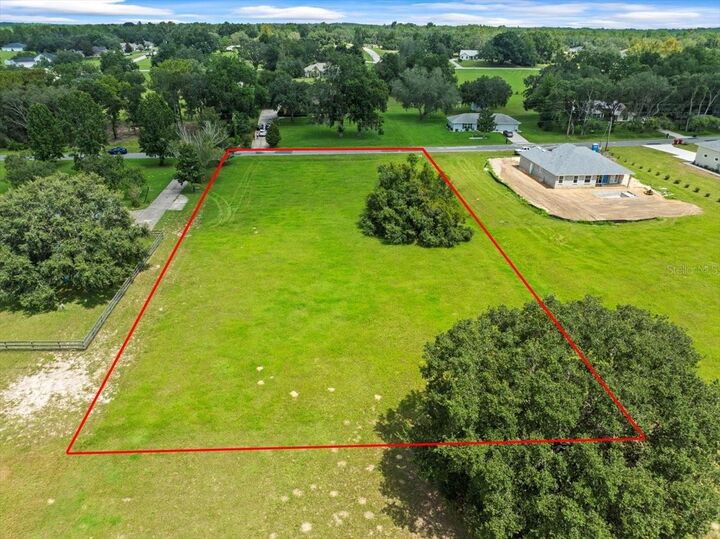 Property Photo: 736 E Dunbar Lane FL 34442