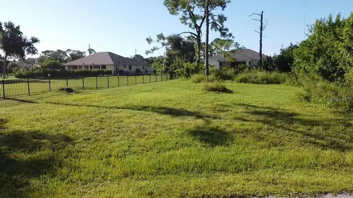 Property Photo:  105 Delway Way  FL 33947 