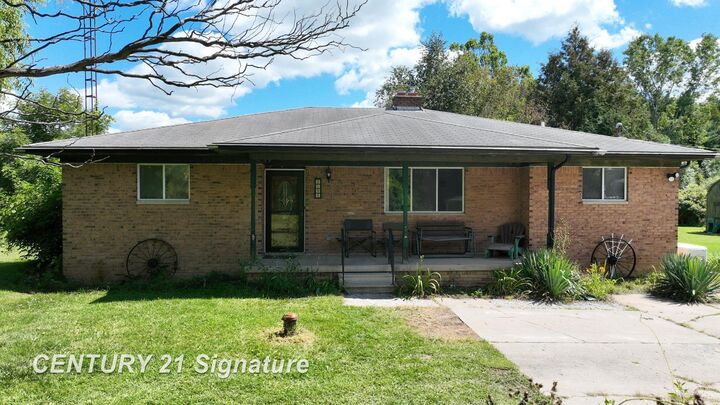 Property Photo: 9196 N Gale Road MI 48463