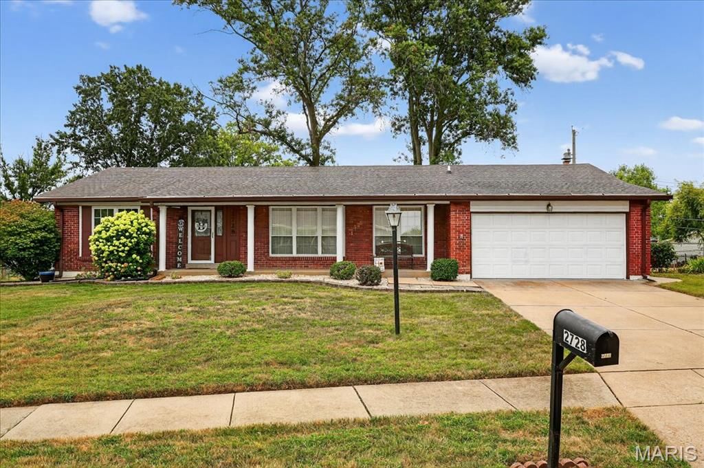 Property Photo:  2728 Danforth Drive  MO 63129 