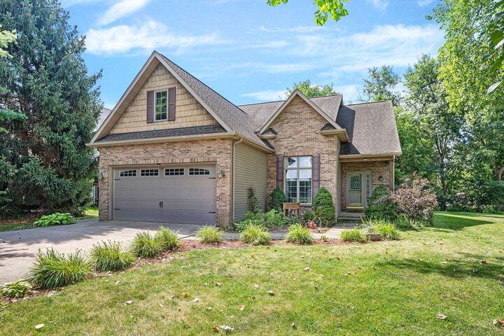 Property Photo:  300 Village Lane  IL 61360 