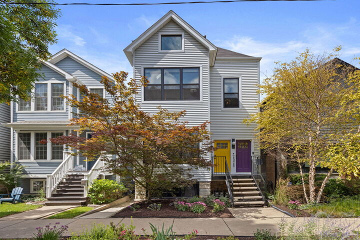 Property Photo: 2528 N Fairfield Avenue IL 60647