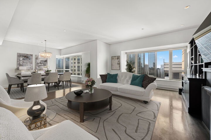 Property Photo:  800 N Michigan Avenue 2202  IL 60611