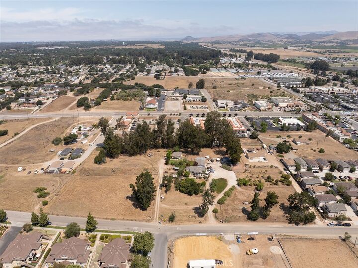 Property Photo: 680 Hill Street CA 93444