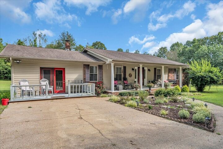 Property Photo:  161 Brown Ln  TN 37387 