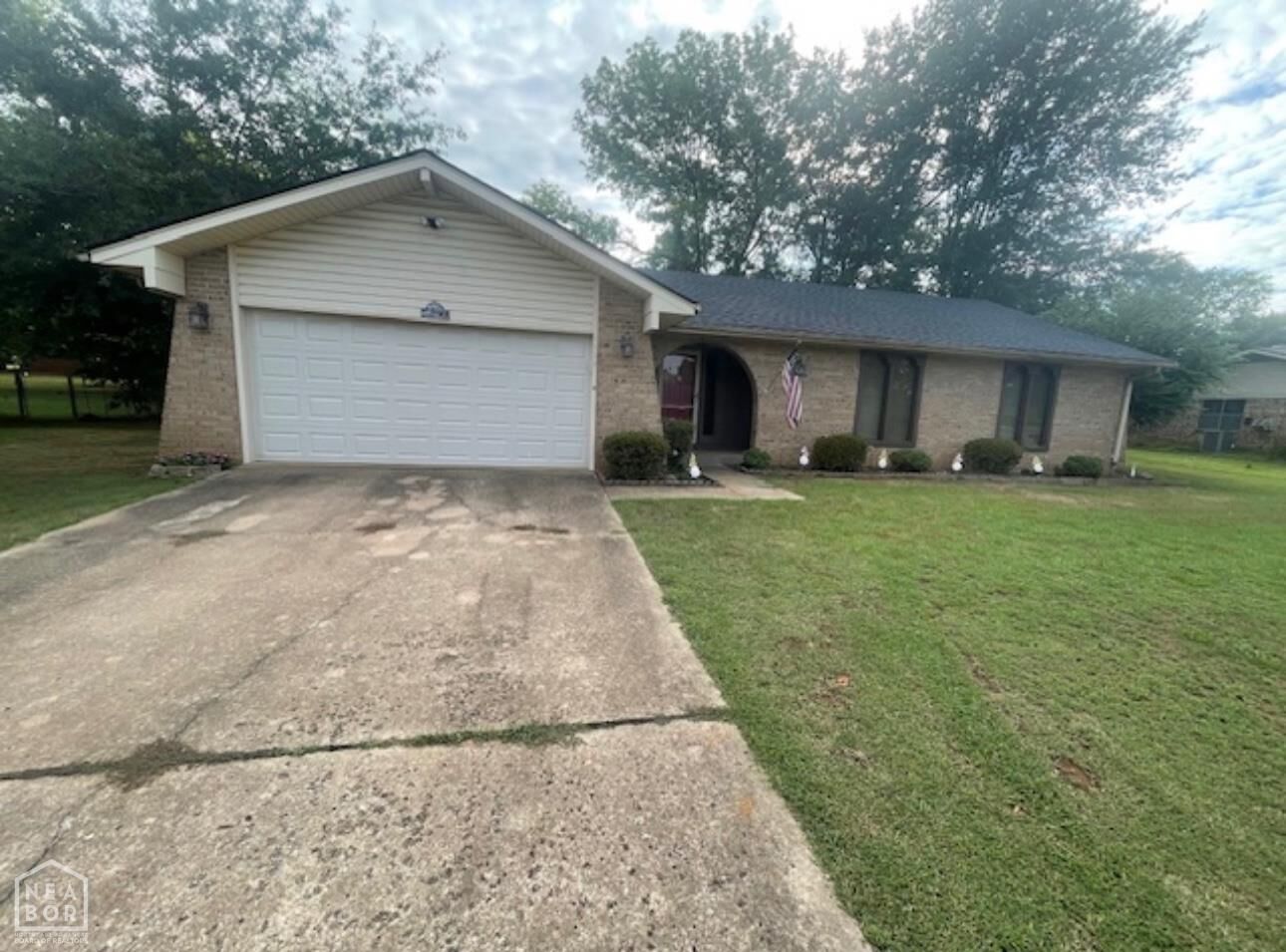 Property Photo:  1128 Eastwood  AR 72927 