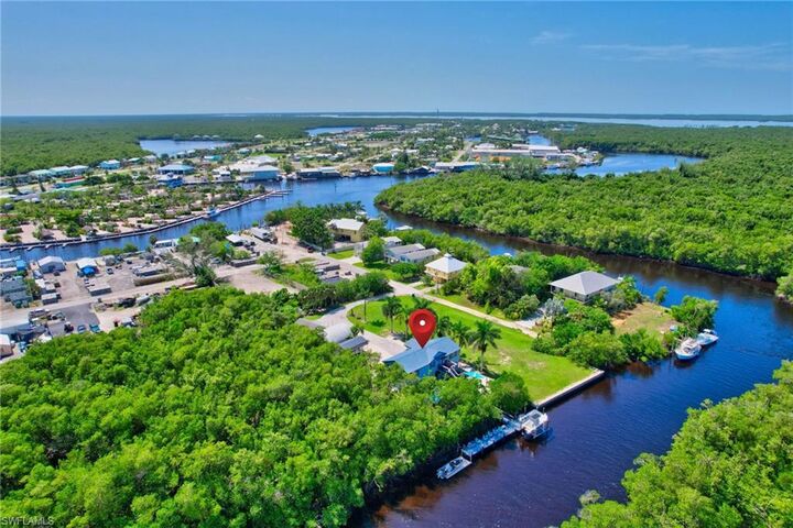 Property Photo: 936 Panther Creek Ln 1 FL 34139
