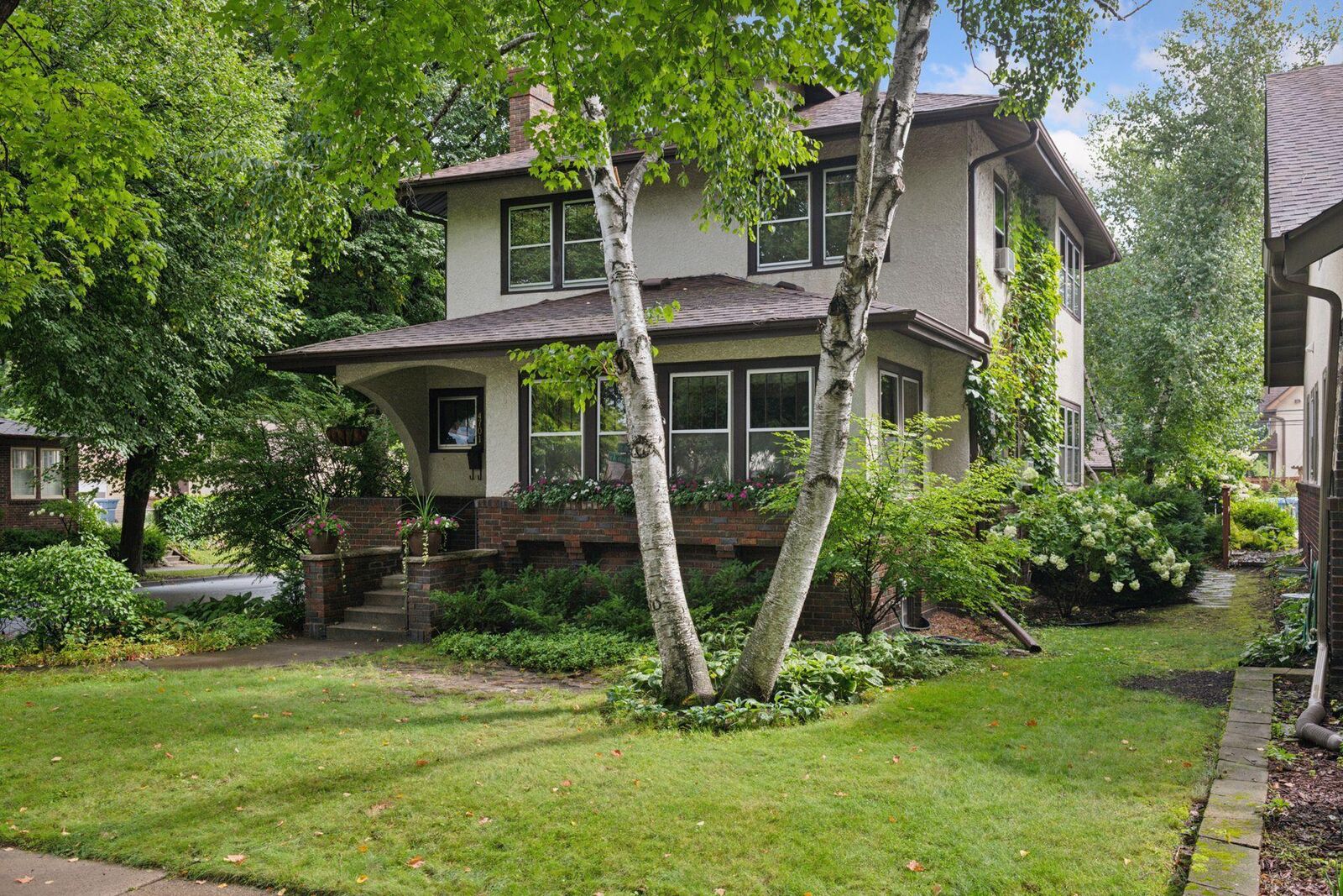 Property Photo: 4701 Aldrich Avenue S MN 55419
