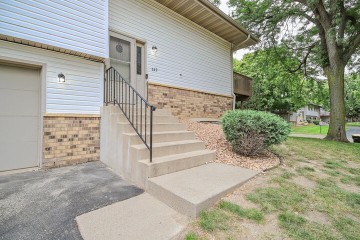 Property Photo:  629 E 143rd Street  MN 55337 