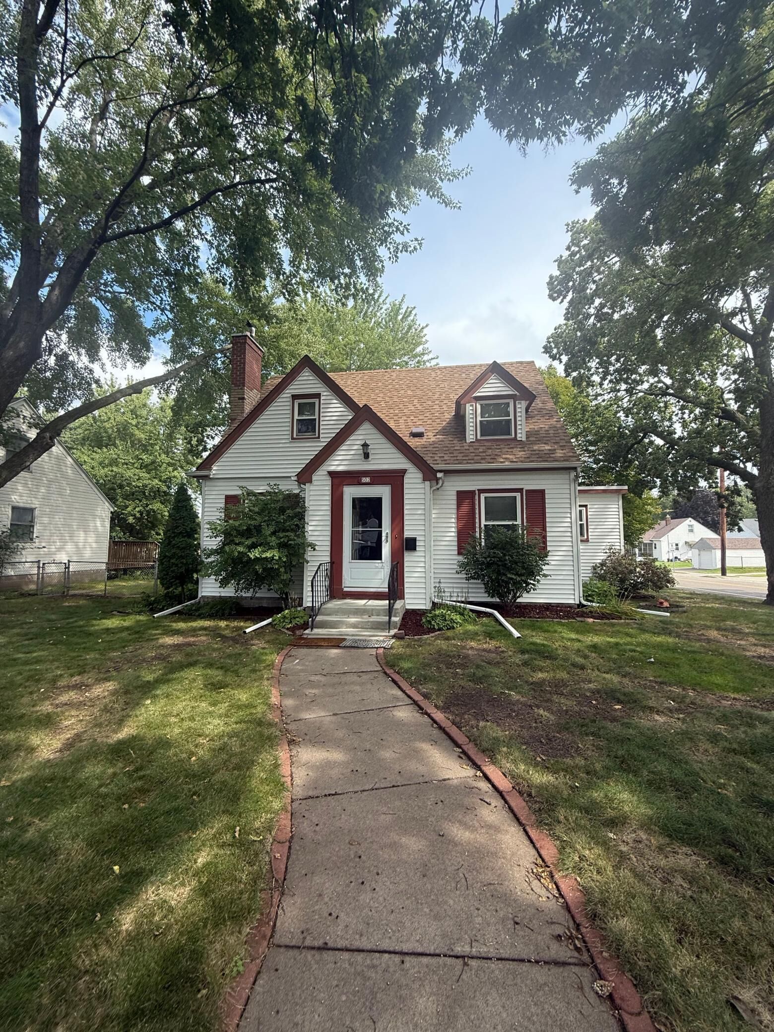 Property Photo: 502 16th Avenue N MN 55075