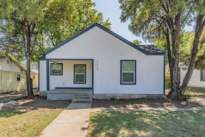 Property Photo: 1224 Colvin Street TX 76104