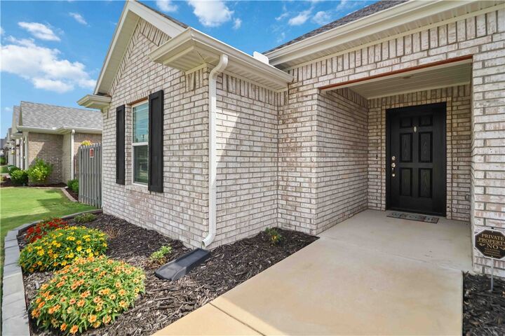 Property Photo:  717 Diamond Avenue  AR 72745 