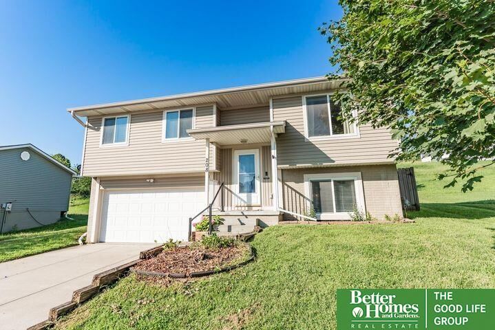 Property Photo:  208 Valley Street  IA 51534 