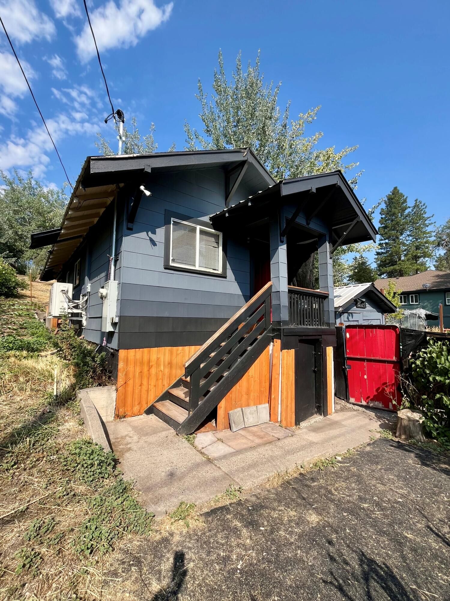 Property Photo: 1418 Johnson Avenue OR 97601