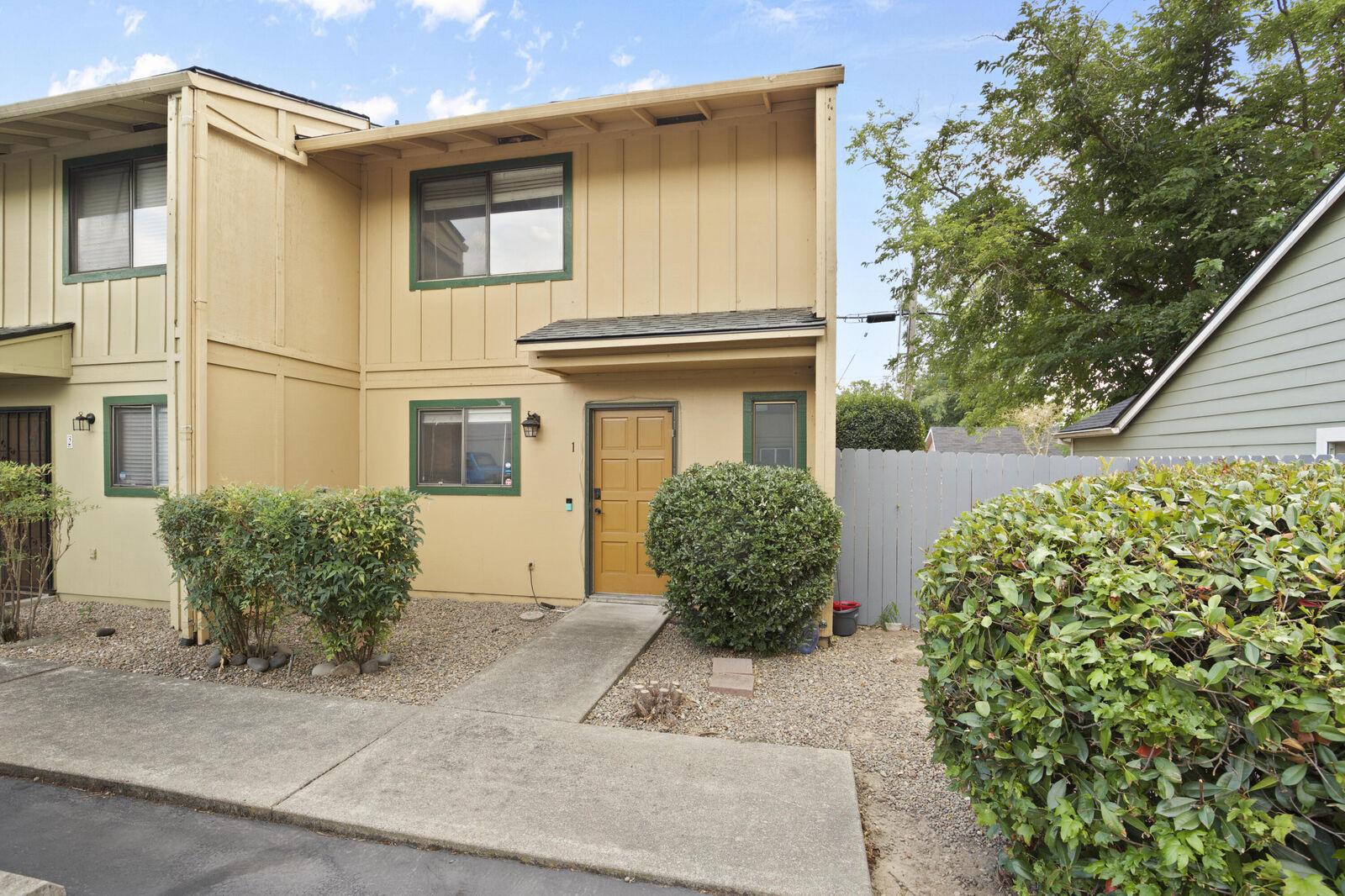 Property Photo: 1111 Stevens Street 1 OR 97504