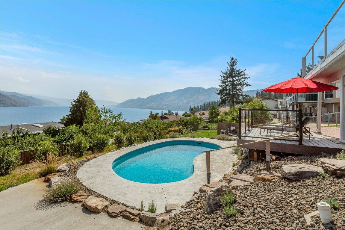 Property Photo: 6501 Sherburn Road BC V0H 1X7
