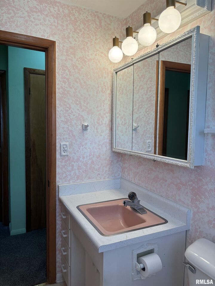 Property Photo: 823 Lawndale Street IL 61540