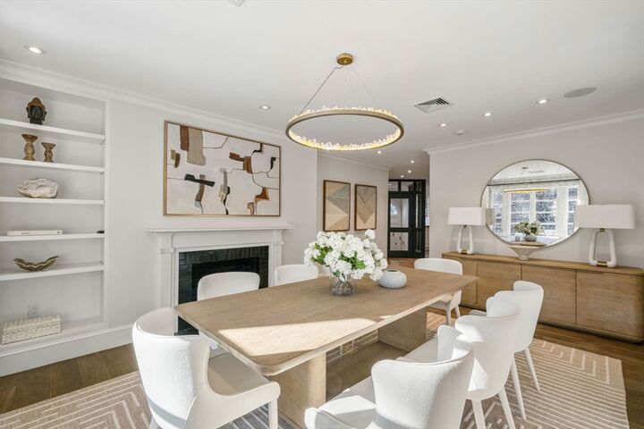 Property Photo:  6 West Hill Place  MA 02114 