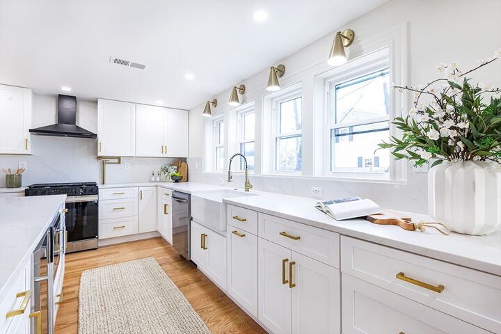 Property Photo:  36 Waverly Place 2  MA 02176 