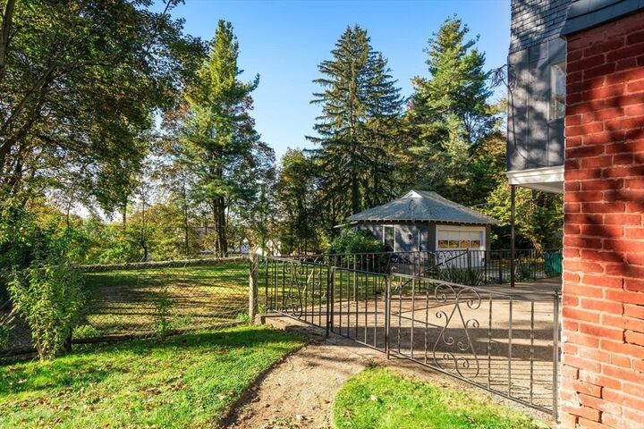 Property Photo:  37 Kenwood Ave  MA 01605 