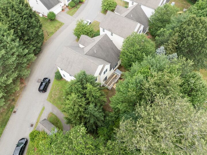 Property Photo:  5 Equestrian Lane Unit 5  MA 01824 