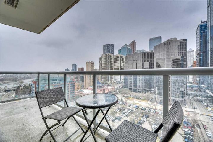 Property Photo:  222 Riverfront Avenue SW 1526  AB T2P 0W3 