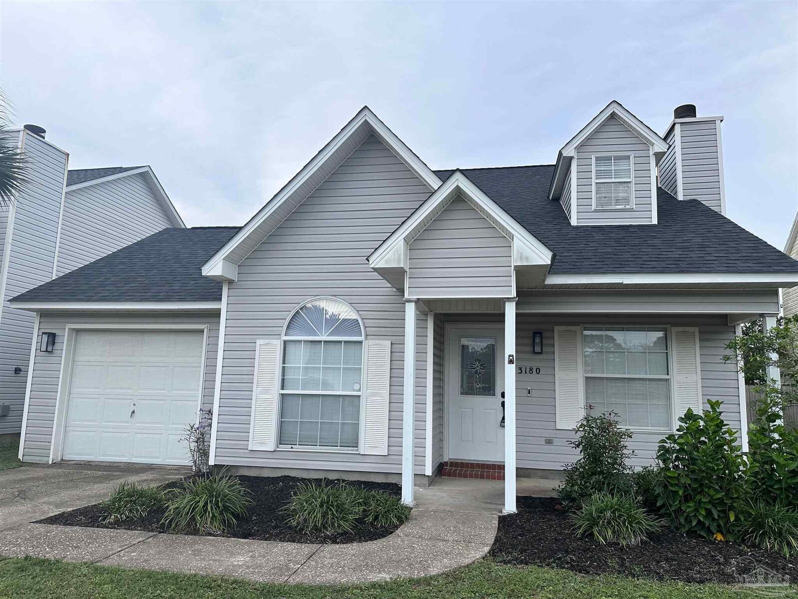 Property Photo: 3180 Birdseye Cir FL 32563