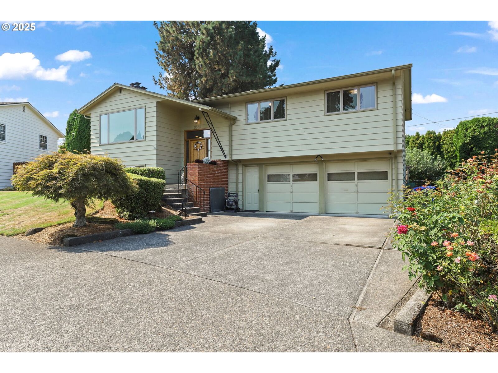Property Photo: 3555 NE 133rd Ave OR 97230