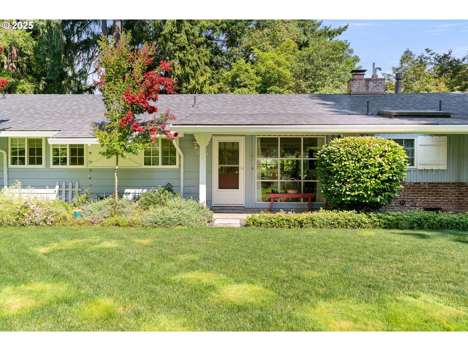Property Photo: 6335 SW Nevada Ct OR 97219