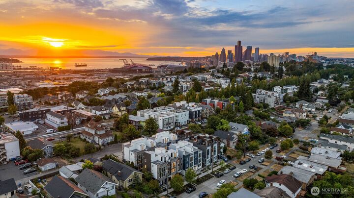2335  16th Avenue S C  Seattle WA 98144 photo
