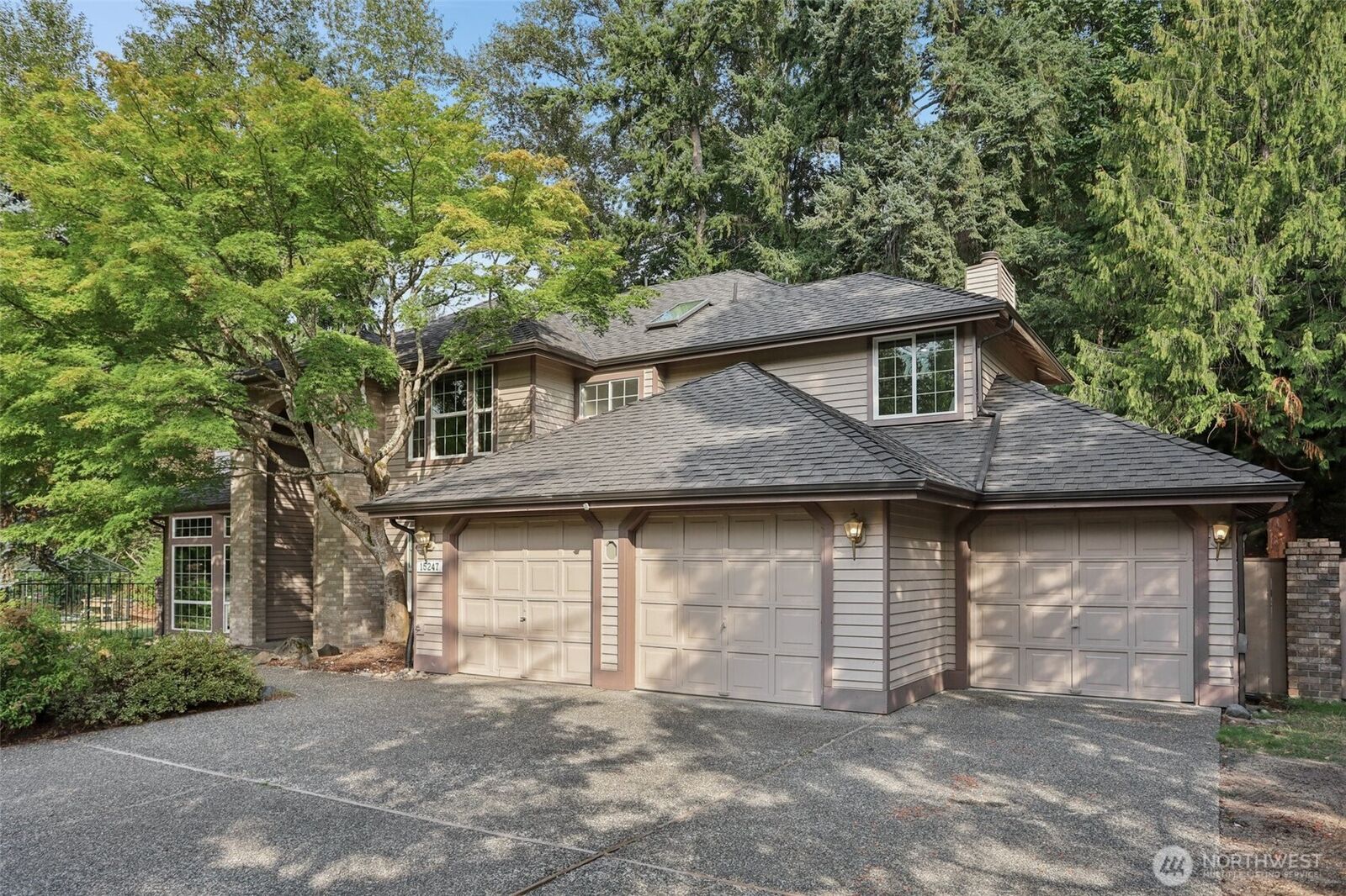 Property Photo: 15247 162nd Avenue SE WA 98058
