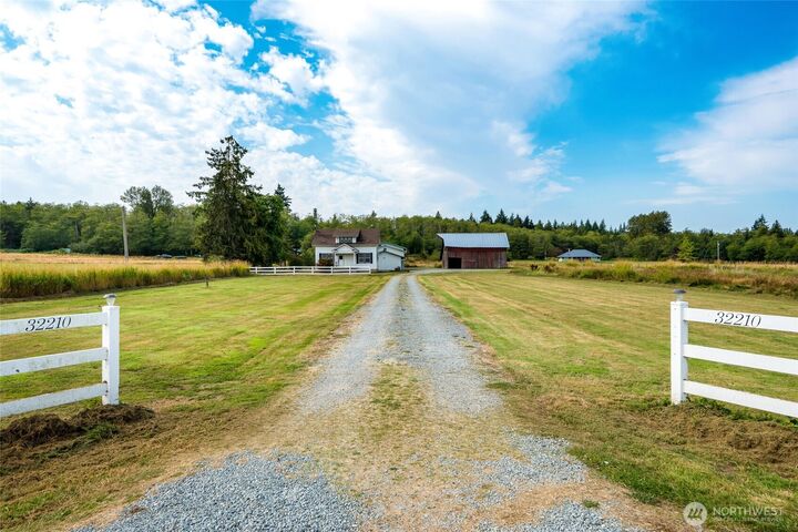 Property Photo: 32210 68th Avenue NW WA 98292
