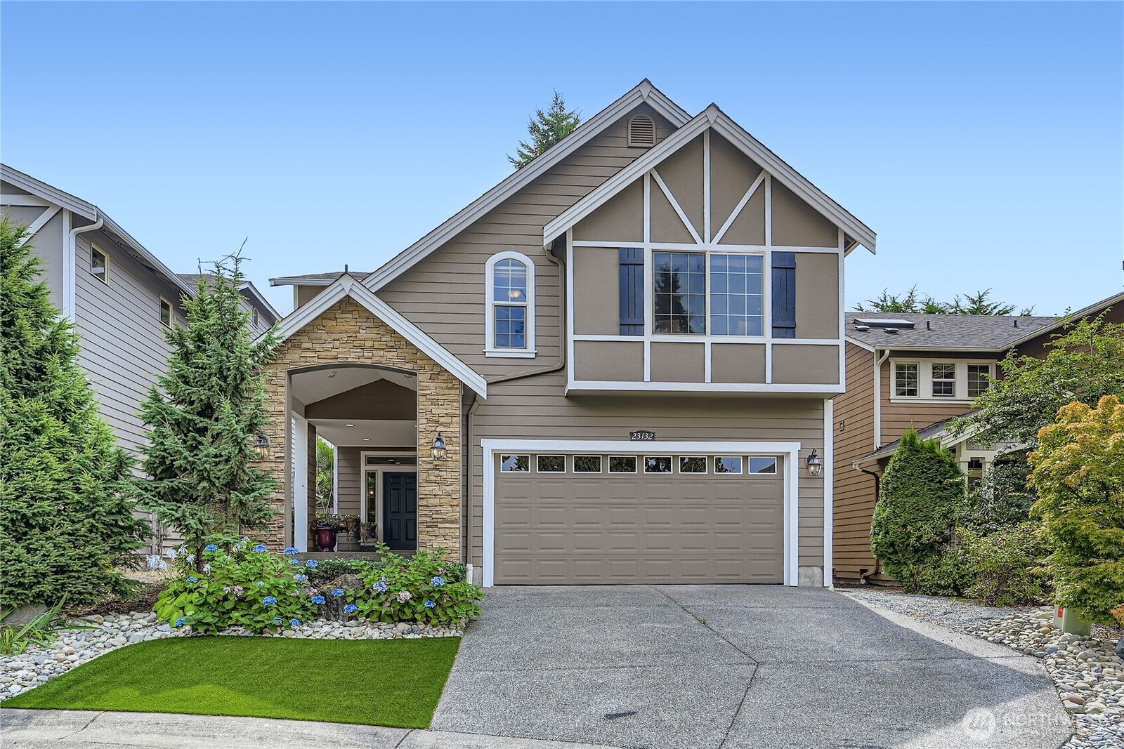 Property Photo:  23132  87th Avenue W  WA 98026 