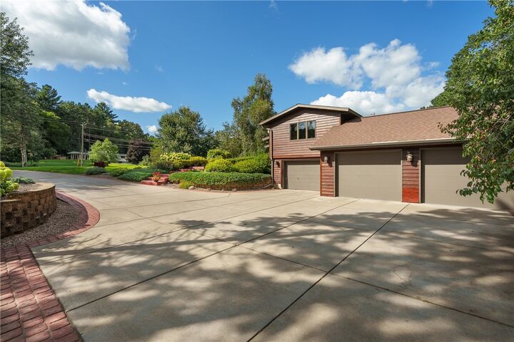 Property Photo:  2208 W Menomonie Street  WI 54703 