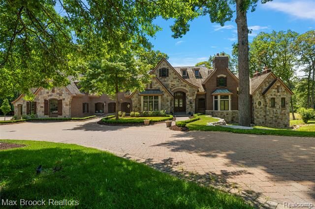 Property Photo:  7420 Inner Circle Drive  MI 48301 