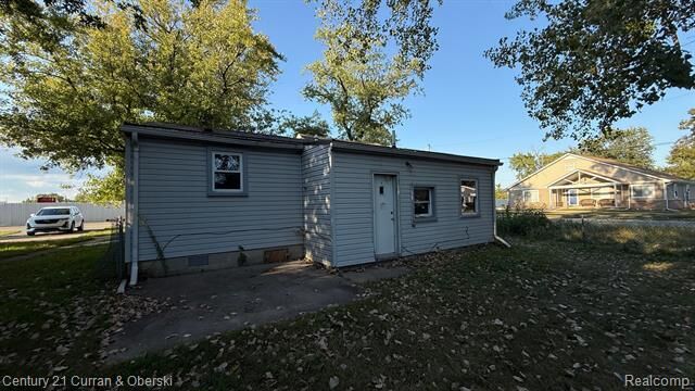 Property Photo:  23725 Bredow Avenue  MI 48174 